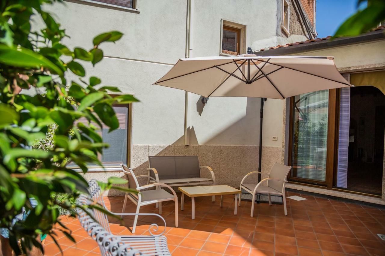 B&B Cortile Aurora Bronte Exterior foto
